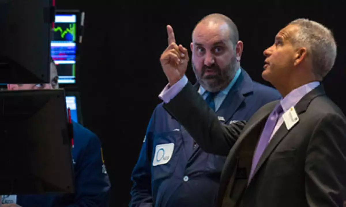 Durante la jornada, el Dow Jones llegó a perder más de 400 puntos. (Foto: Reuters )