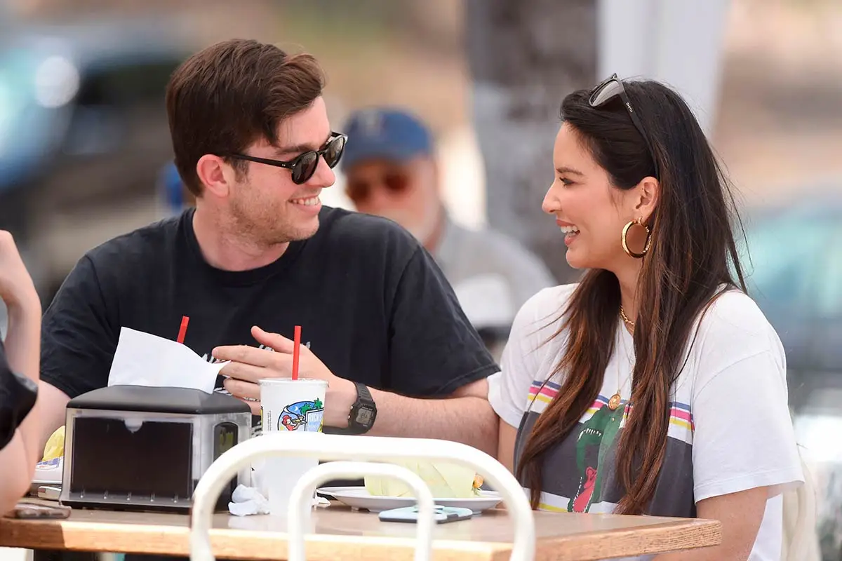 Olivia Munn y John Mulaney serán padres por primera ocasión. 