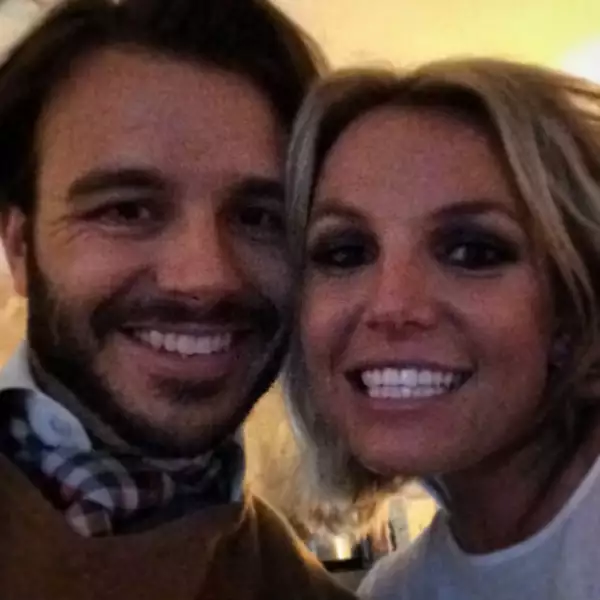 Después de romper su último compromiso, Britney volvió a encontrar el amo junto a Charlie.