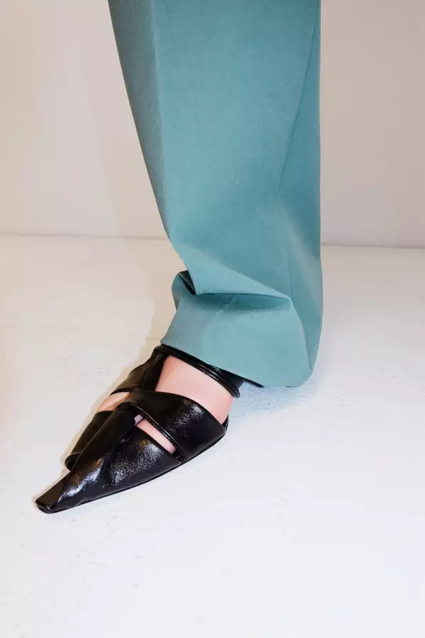 PF20_LOOK 04A_W_rgb_UC920136