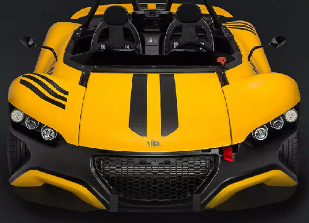 VUHL auto amarillo