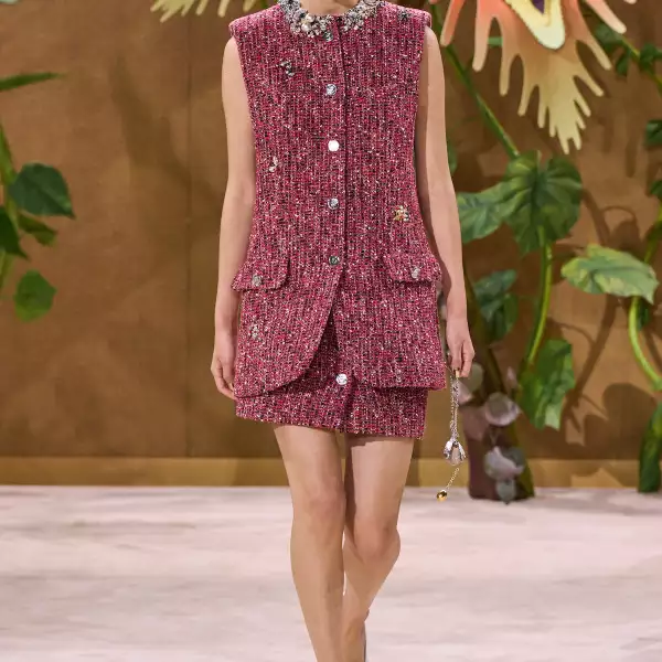 Chanel HC F26 037.jpg
