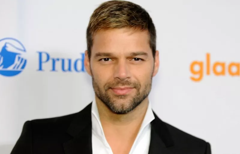 Durante estas semanas ocurrieron dos muertes, la del actor Pedro Armendáriz Jr. y la del arquitecto Ricardo Legorreta, además Katy Perry se separó de Russell Brand, entre otras notas.