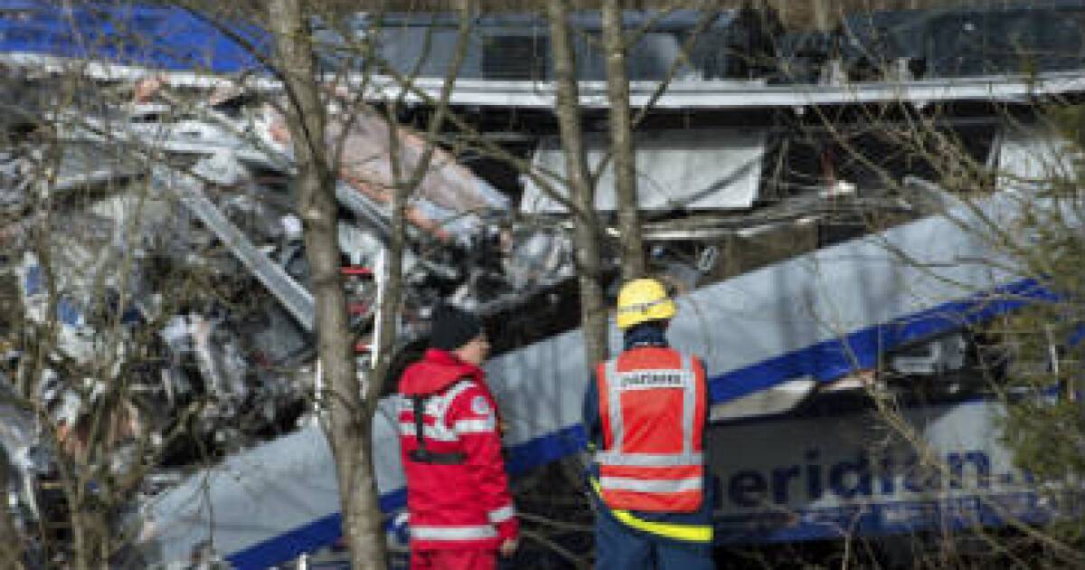 Al menos 10 muertos en un choque de trenes en Alemania