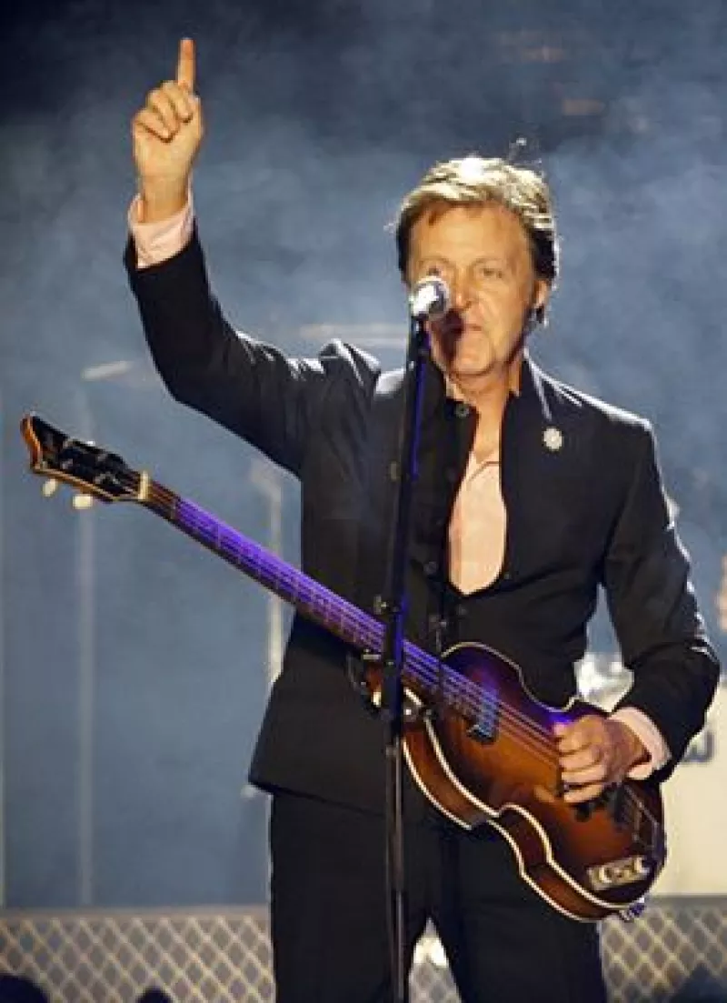 "Electric arguments" está hecho en colaboración con Martin "Youth" Glover.