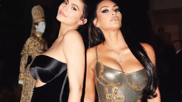 Kylie Jenner y Kim Kardashian