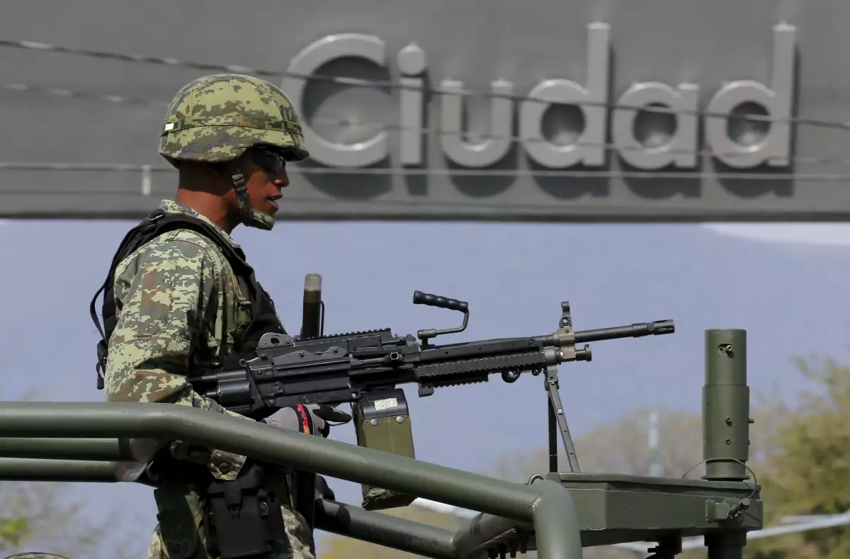 El despliegue militar en México contra la delincuencia organizada, que se inició en 2012, ha desatado numerosas críticas dentro y fuera del país.