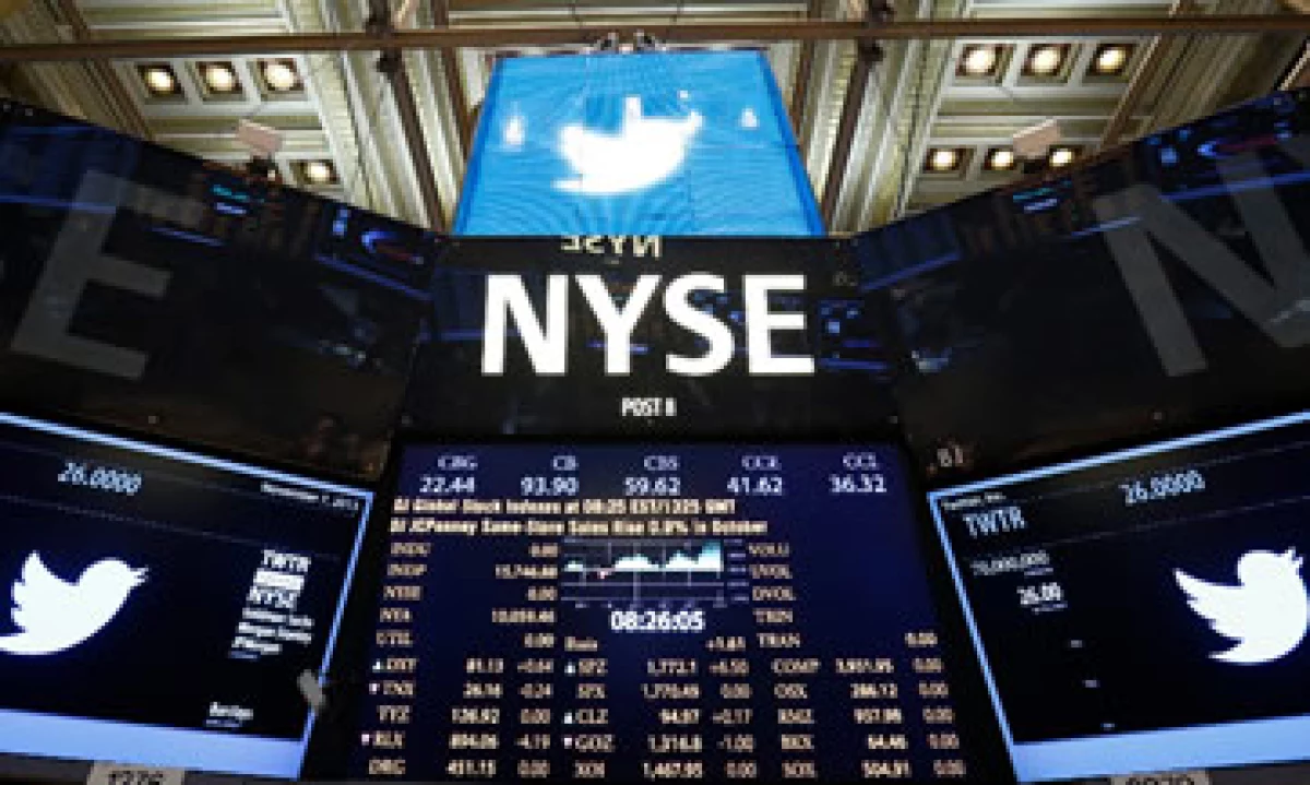 Twitter generaría un ingreso de 900 mdd si cobrara un centavo por tuit, según estimaciones. (Foto: Reuters)