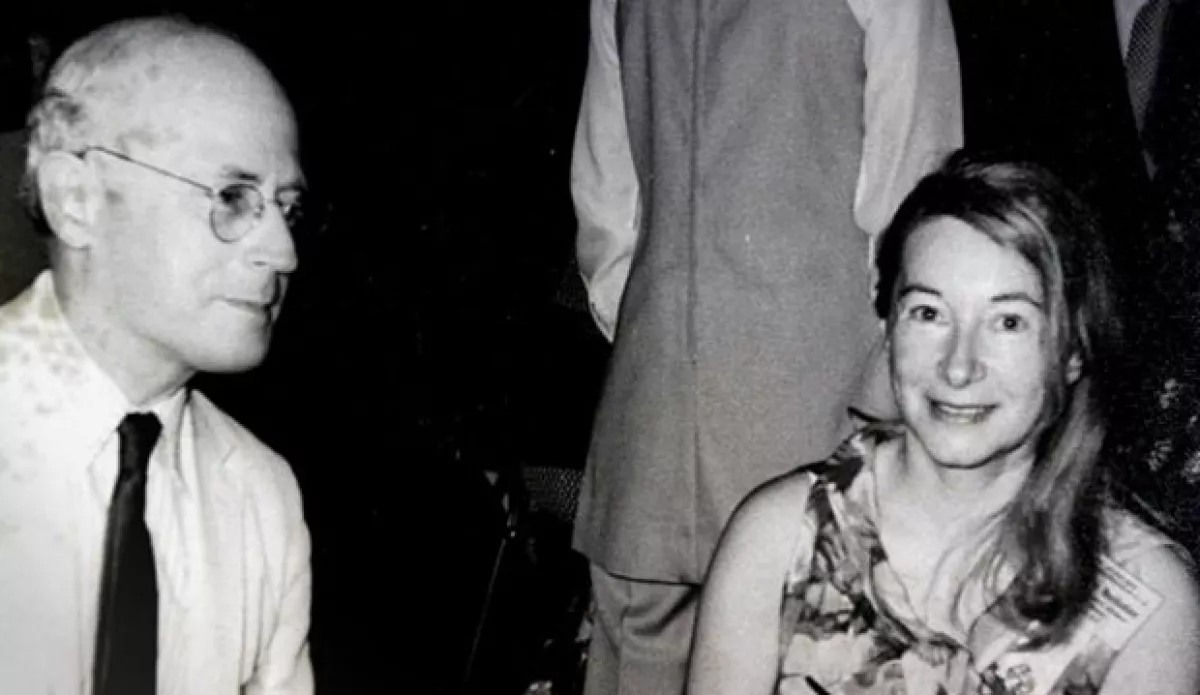 Anna-Teresa Tymieniecka con su esposo Hendrik Houthakker.