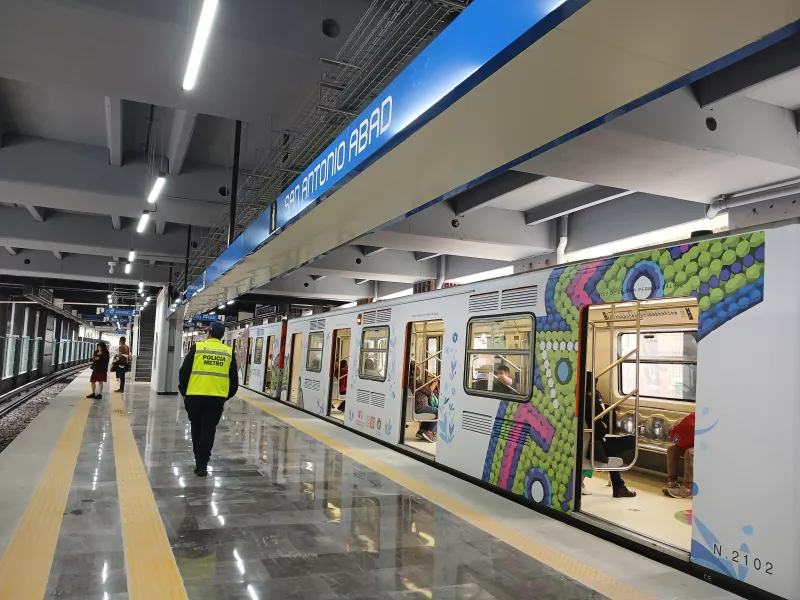 San Antonio Abad Metro.jpg