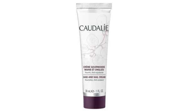 CAUDALIE-uñas-como cuidar tus uñas-manicure-cuticula-hidratar.jpg