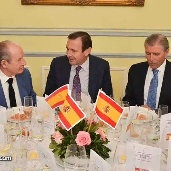 Don Antonio Cosío,Luis Fernández Cid,Embajador de España,y Luis Gálvez