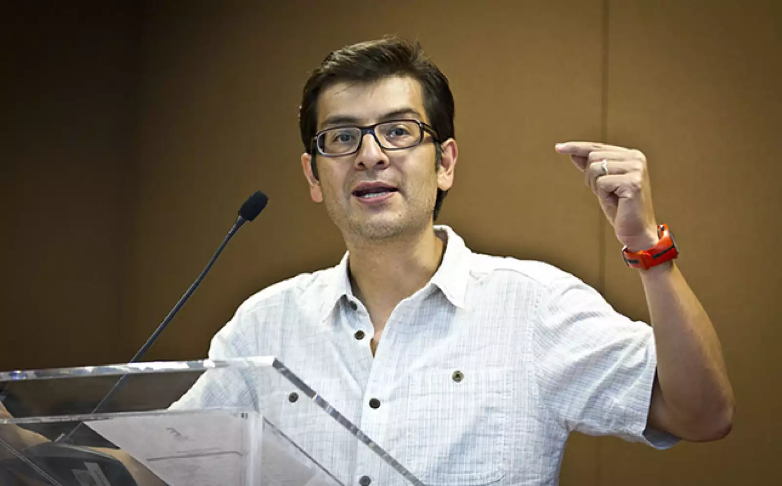 Adolfo Ortega, editor general de la revista Expansión, dio la bienvenida a los participantes de Los Emprendedores del año 2013.