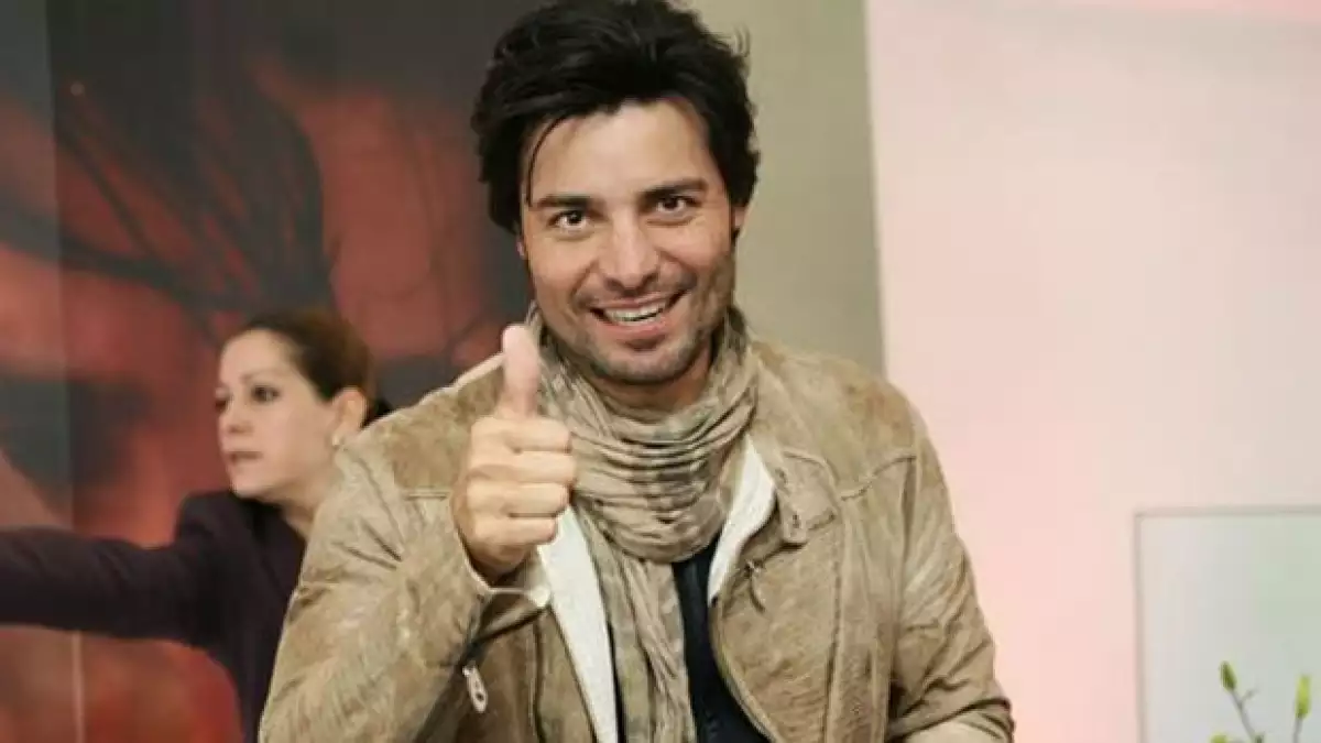 Su disco "No hay imposibles" lo colocó en la cima del Latin Albums del Billboard.