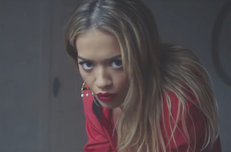 Rita Ora rinde tributo a Avicii en BBC’s Biggest Weekend