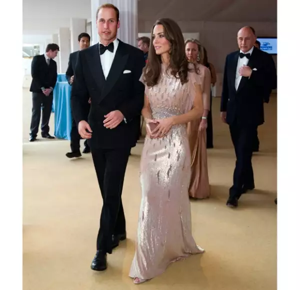 Kate escogió accesorios muy discretos para que no compitieran con las lentejuelas del vestido.