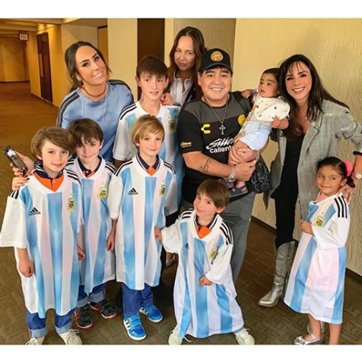 MARADONAines.jpg
