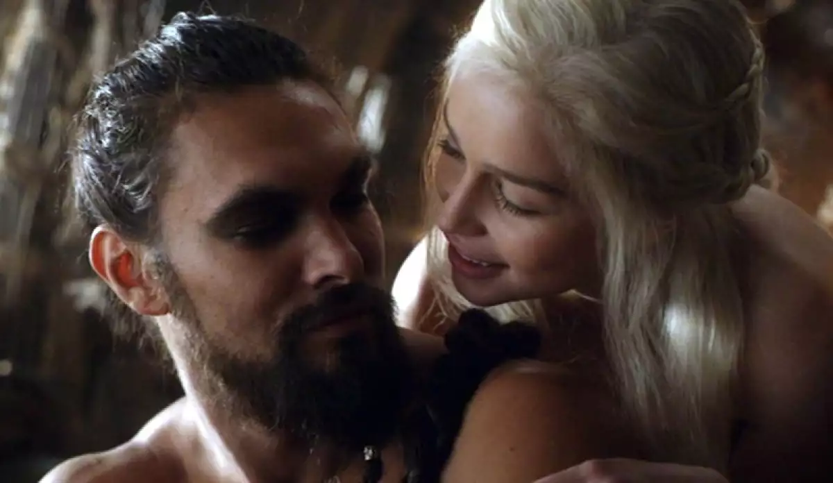 Daenerys Targaryen y Khal Drogo.