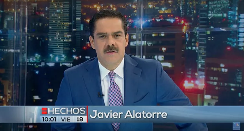 El conductor de TV Azteca utilizó su propio noticiero nocturno para denunciar a la banda de criminales que robaron su casa una noche anterior y que se hacen pasar por policía federal.