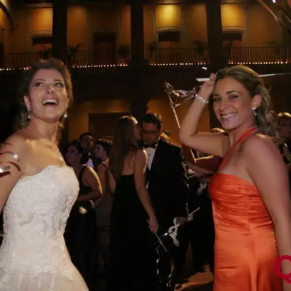 Paulina Flores, Gisela Ruíz