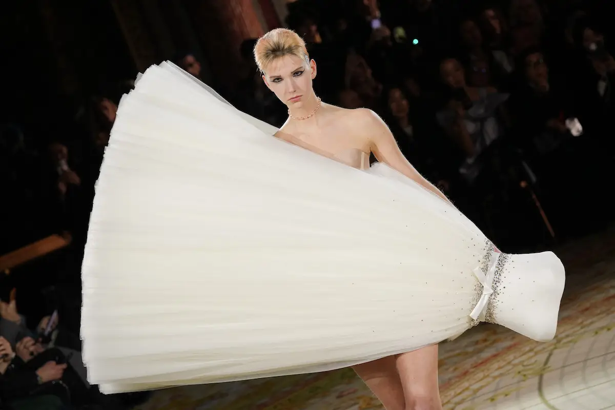 Viktor & Rolf : Runway - Paris Fashion Week - Haute Couture Spring Summer 2023