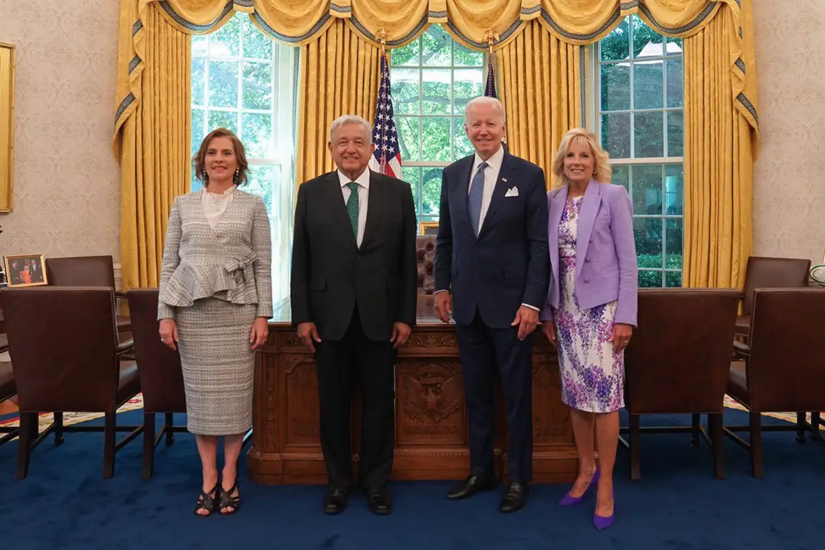 Beatriz Gutiérrez Müller y Andrés Manuel López Obrador, con Joe y Jill Biden