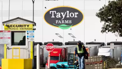 ¿Quién es el dueño Taylor Farms, la empresa de lechuga vinculada por EU al brote de diarrea explosiva?