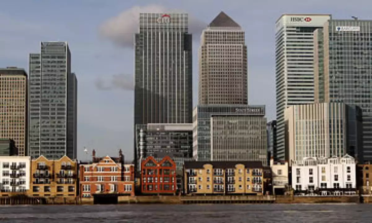 Inversionistas de fondos mutuos y operadores individuales aseguran que perdieron beneficios por la manipulación de las tasas Libor en bancos como UBS, JPMorgan y Credit Suisse. (Foto: CNNMoney)