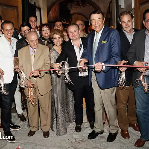 Corte de listón inaugural