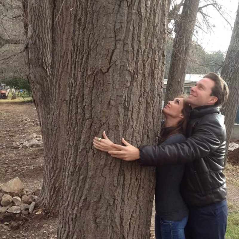 La ex integrante de RBD compartió ayer una fotografía junto a su novio, gobernador de Chiapas, en San Cristóbal de las Casas.