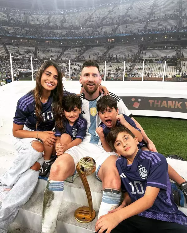 Leo Messi mensaje de Año Nuevo con Antonella y sus hijos