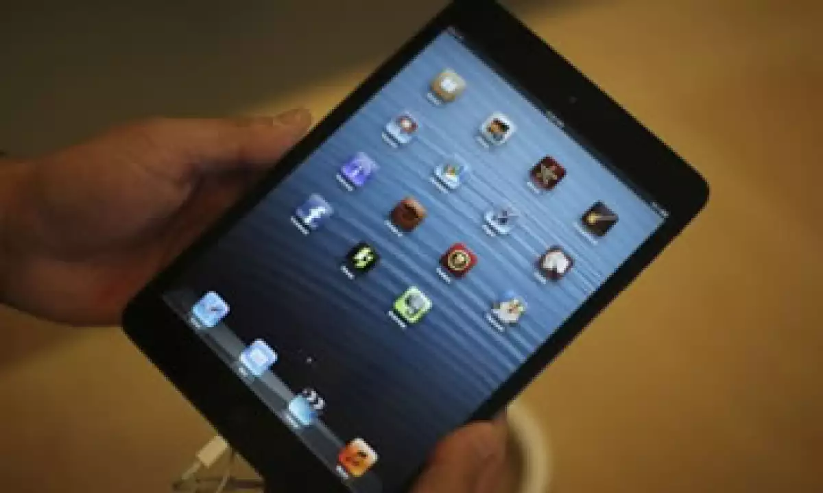 La iPad mini tiene un costo base de 329 dólares y es en un tercio más pequeña que la iPad normal. (Foto: Reuters)