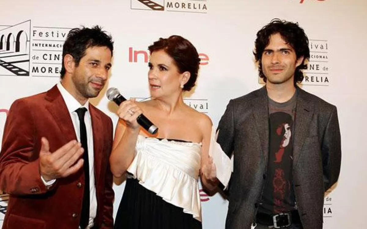 Miguel Rodarte y Oswaldo Benavides durante la alfombra roja del Festival Internacional de Cine en Morelia.