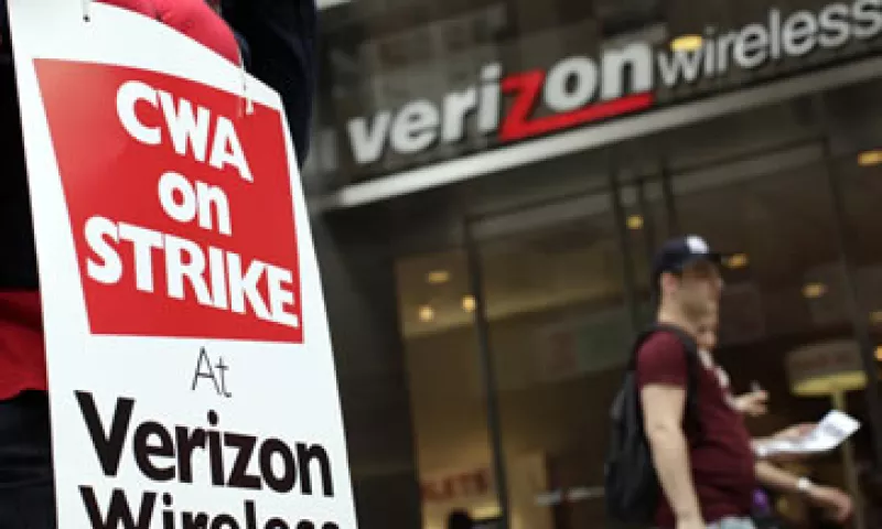 Los empleados de la división de líneas telefónicas que reanudarán actividades trabajan en nueve estados, desde Massachusetts a Virginia. (Foto: Reuters)