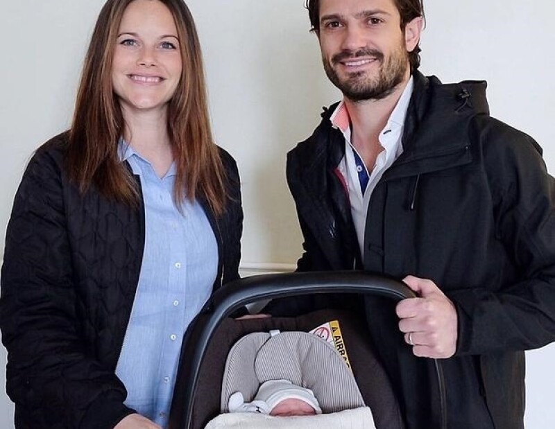 Estes es el primer bebé de la pareja y esta en el quinto lugar de sucesión al trono.