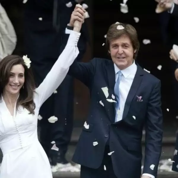 mccartney y su novia nancy shevell
