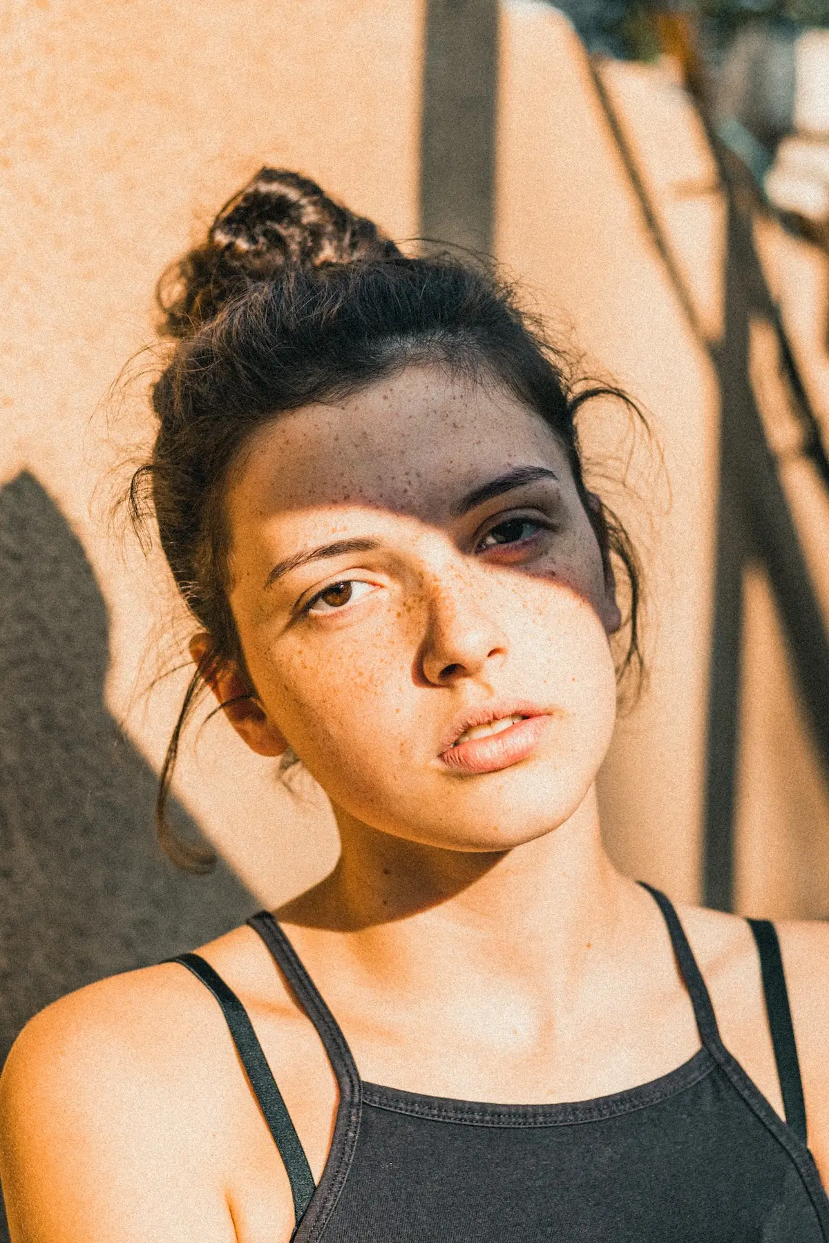 Mujer con pecas