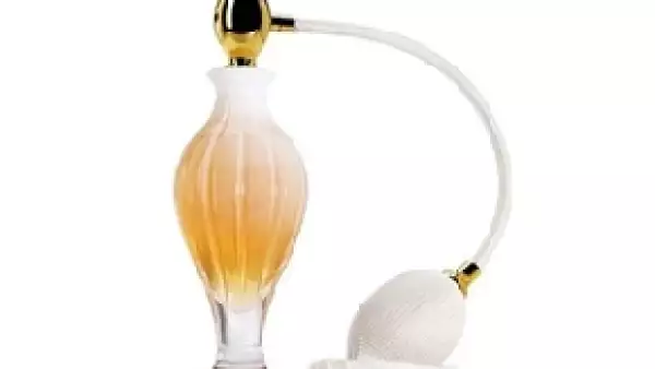 A continuación te presento lo que debes de tomar en cuenta si el día de la boda estás pensando en llevar un perfume distinto al que estás acostumbrada.