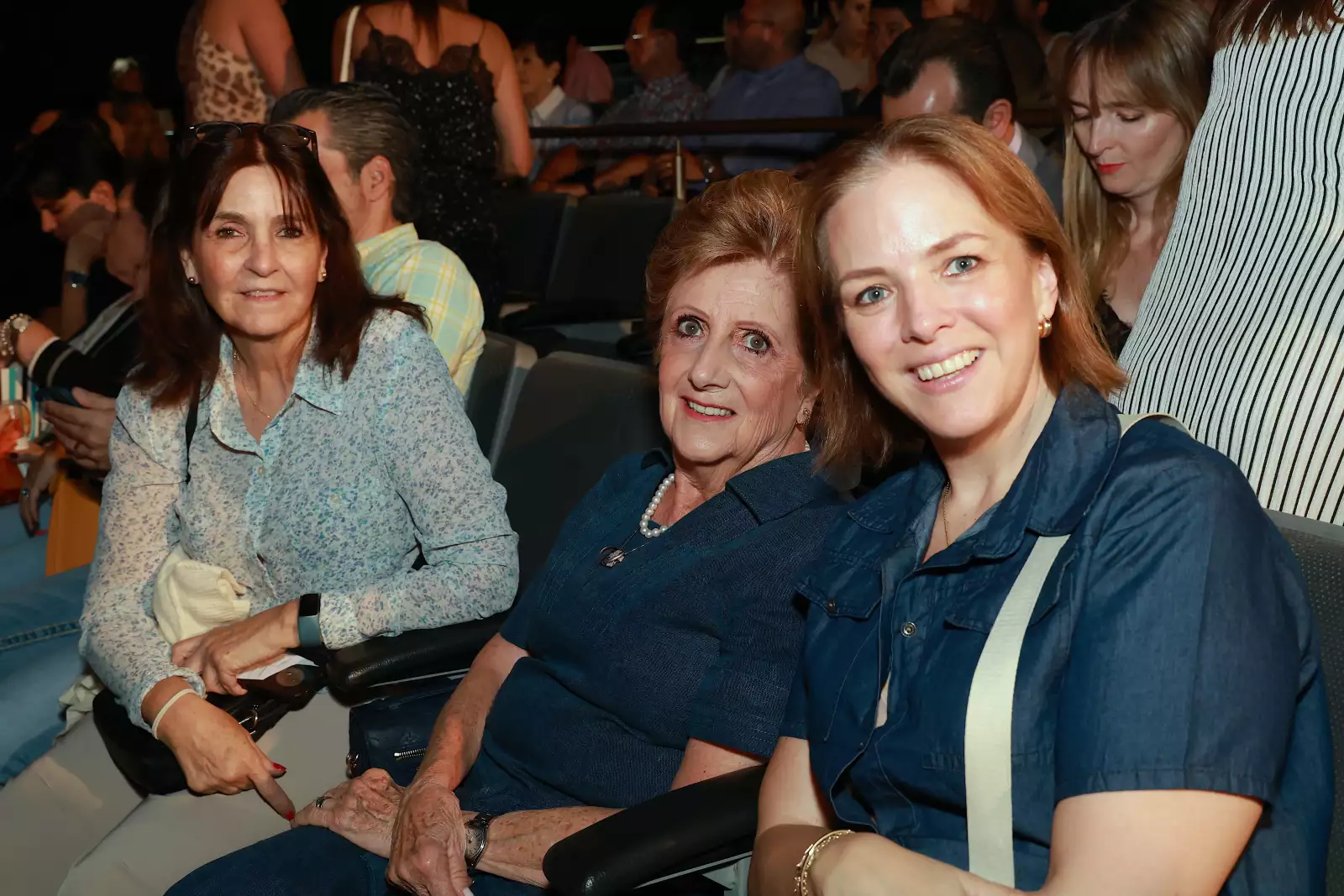 Ana Olivares, Carmen y Adriana Pin