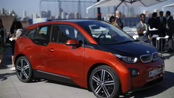 El precio del modelo básico asciende a 46,000 dólares.