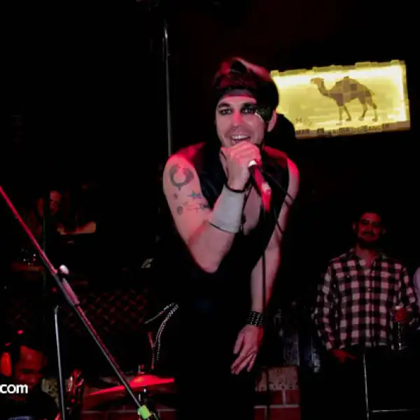 Alberto Sada presenta Tributo a Moderatto