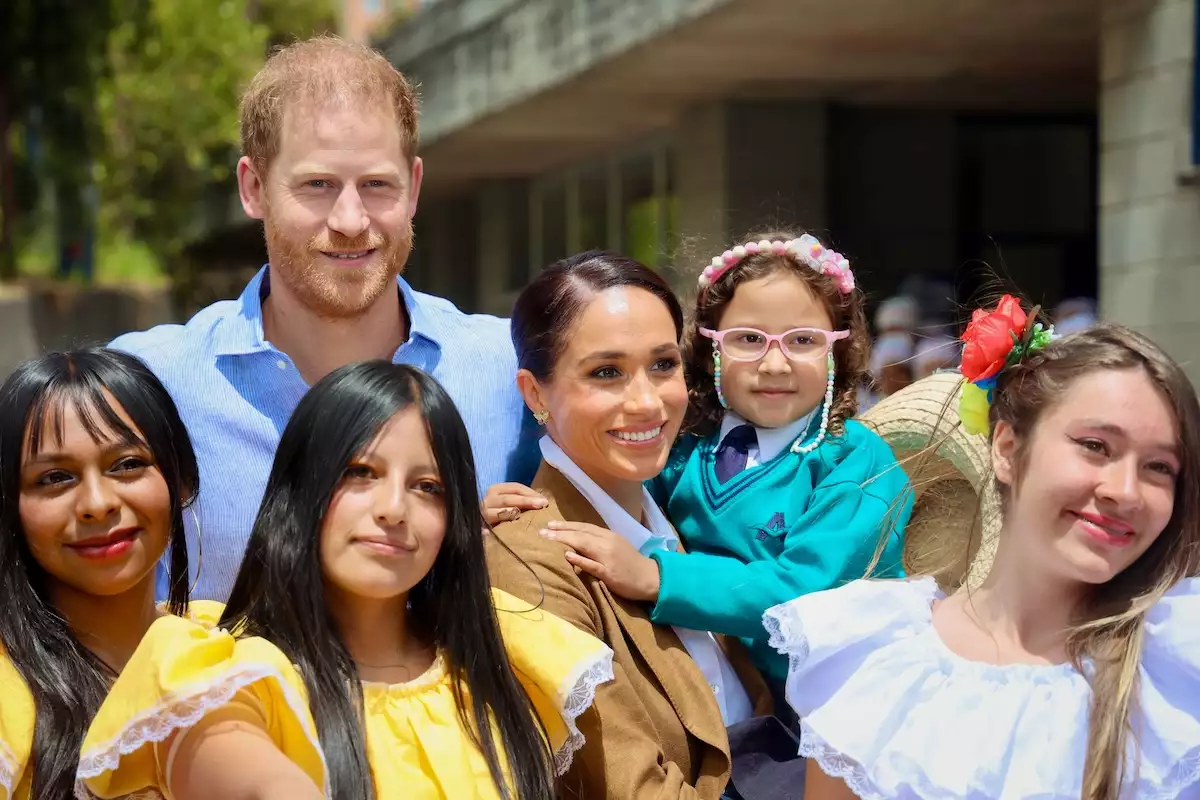 el príncipe Harry y su esposa Meghan Markle