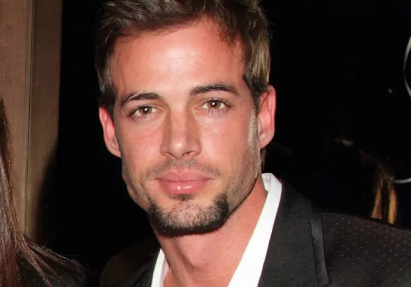 Fundación Televisa y MercadoSolidario subastan un día con el actractivo actor cubano, quien actualmente participa en la telenovela ¨El Triunfo del Amor¨.