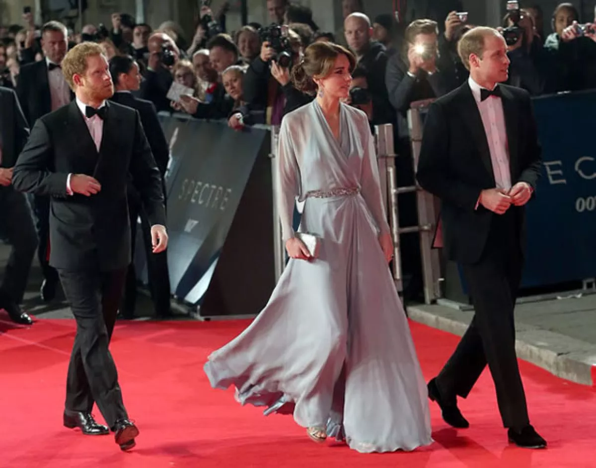 Según el artículo de E! Online, la rebeldía de la prensa británica podría ocasionar su exclusión de las coberturas de eventos oficiales.