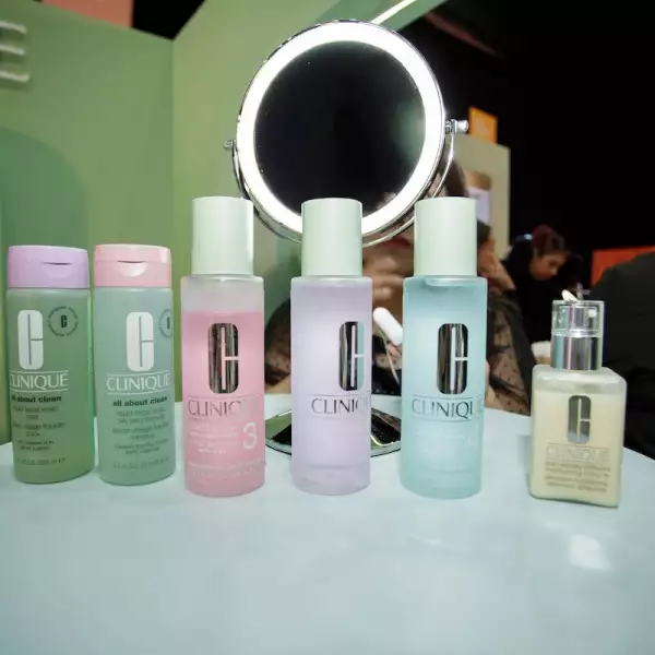 Clinique arrasó en ELLE Beauty Gang con un booth y una masterclass.