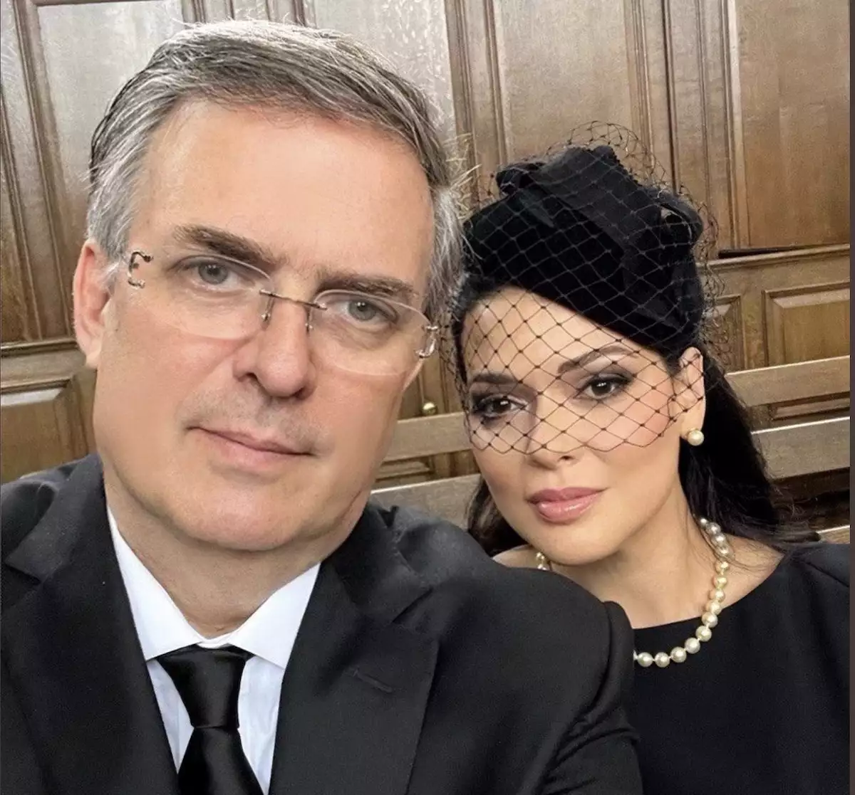 Marcelo Ebrard y Rosalinda Bueso