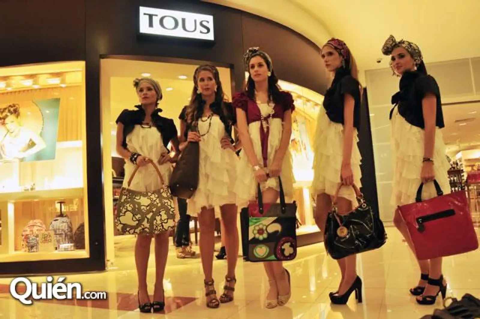 Mine Cavazos,Dany Willis,Ana Isabel de la Torre,Marisa González y Sarahí González de Marroquín