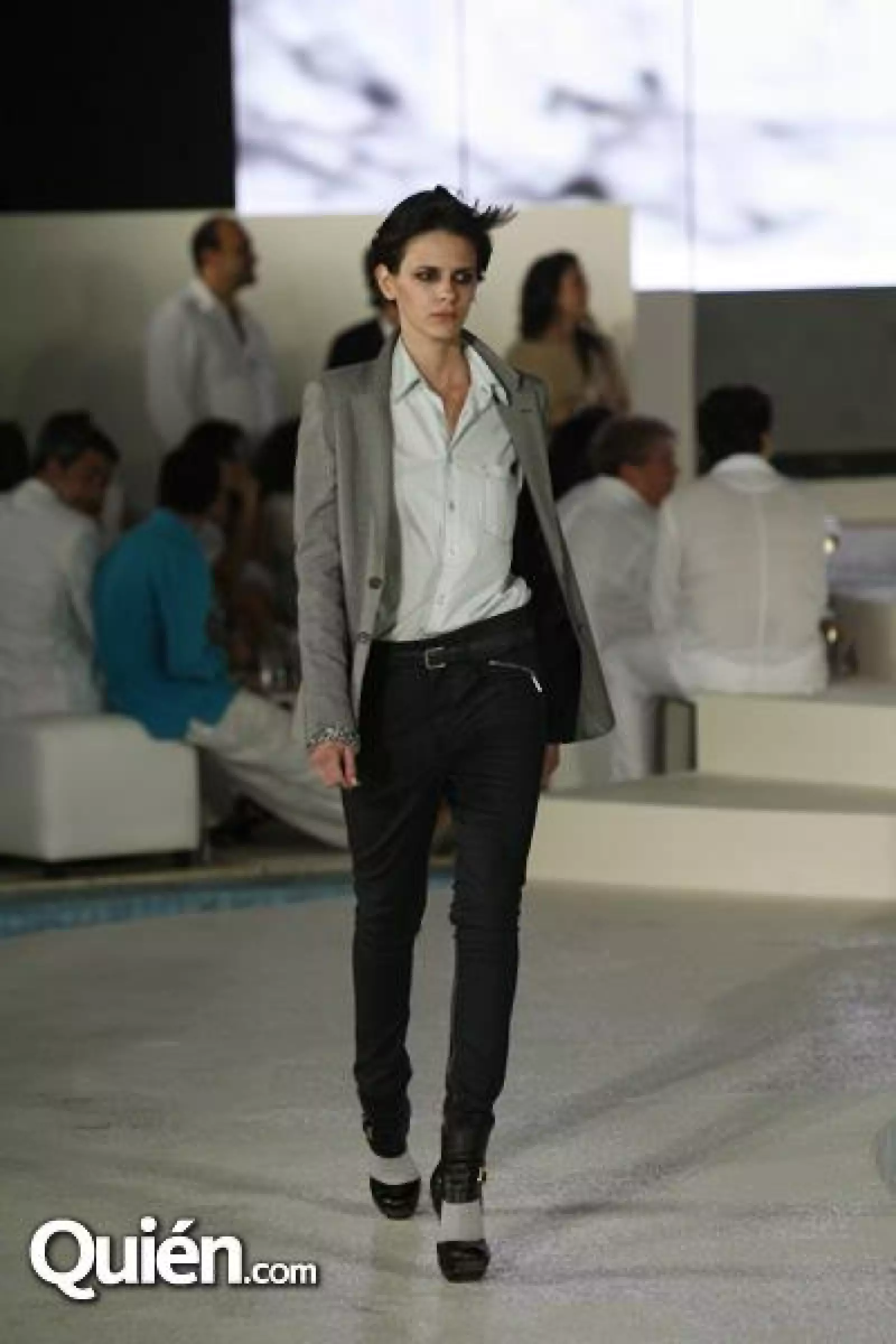 Pasarela Esteban Cortaza Nextel