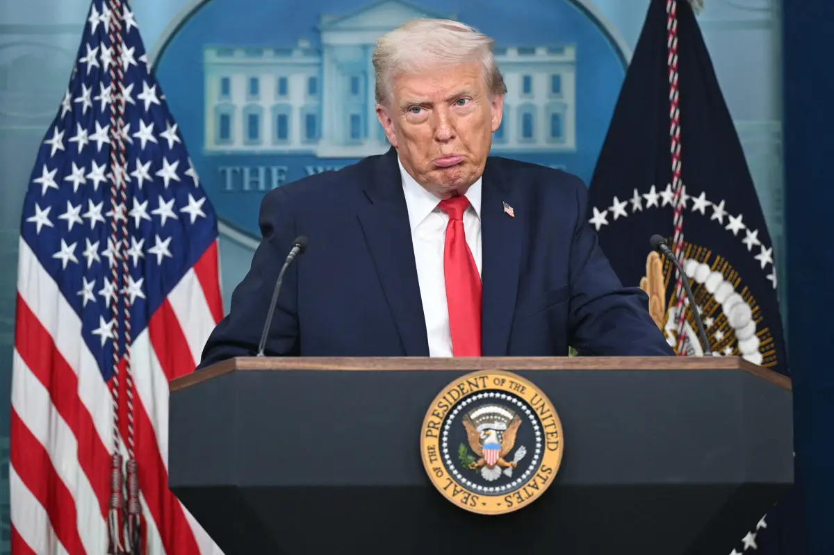 Trump lamenta que su mensaje económico "no llega" a los estadounidenses