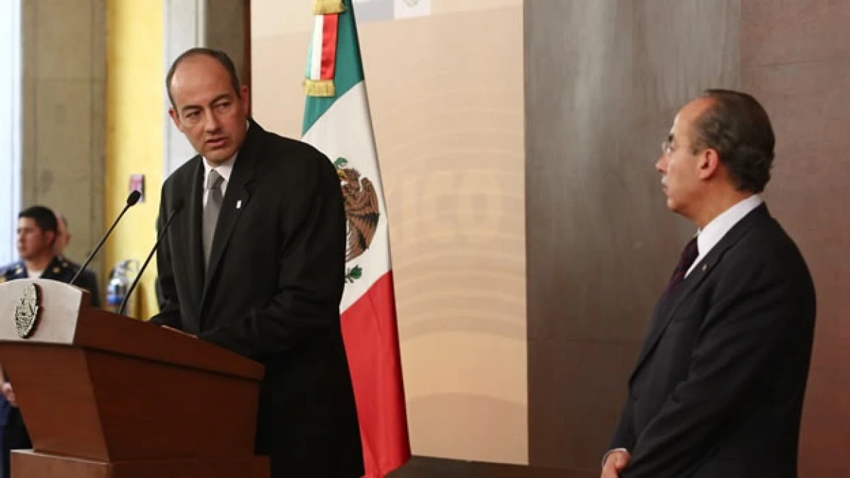 renuncia de arturo chavez